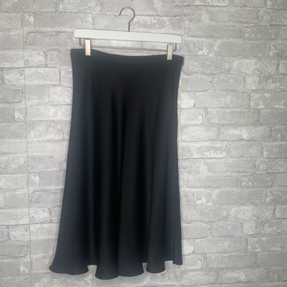 Banana Republic Dresses & Skirts - Banana Republic Black Satin Skirt Size 6